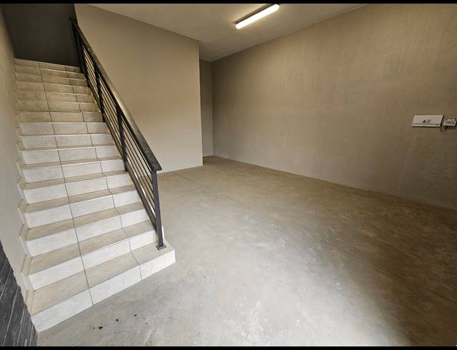179M² WAREHOUSE TO LET IN MOREHILL